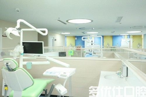郑州牙科收费价目表大公开，种牙/正畸/牙齿美白/全瓷牙价格都不贵(图1)