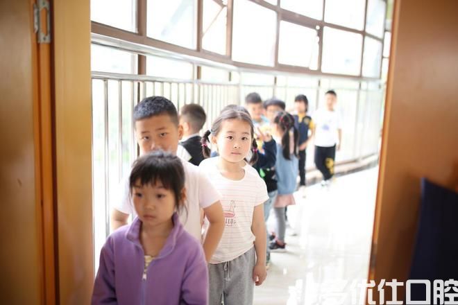 幼儿园涂氟活动——六安皓雪口腔关注幼儿牙齿健康(图1)