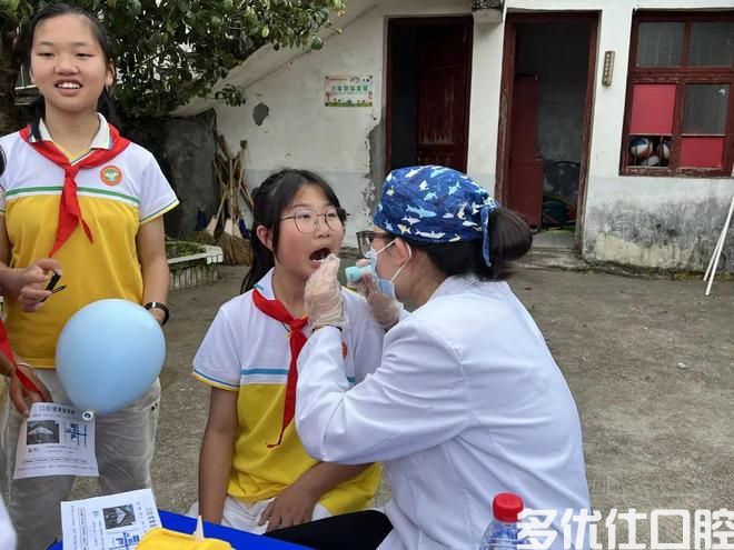 壹家人公益牙贝恩口腔关爱服务队丨“迎六一 我是护齿小超人”健康口腔进学校义诊活动(图5)