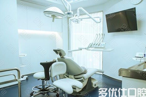 珠海2023钢丝自锁牙套牙科医院口碑排行榜前五哪家更好一些？（诺贝尔口腔实力靠前）(图1)