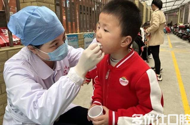 隆回县人民医院开展儿童口腔公益涂氟系列活动(图15)