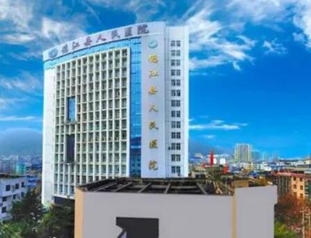 辽源市除去牙齿烟渍医生排名榜暂居榜首-辽源市吴小林口腔医生
