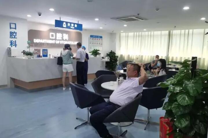 新乡市口腔医院种植牙技术怎么样？专业设备先进，患者口碑评价如何(图1)