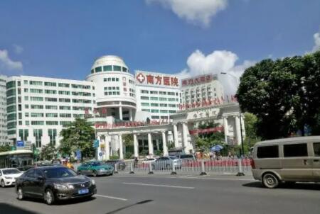广州拉皮手术专家名单出炉：齐向东、鲁峰、邓健