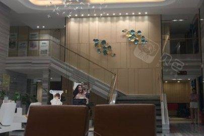2025深圳连桥冠假牙牙科医院综合实力十强口碑排名名单盘点！深圳康源口腔门诊部网友票选说都不错~