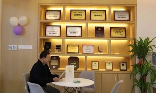 2025深圳牙周再生术排行前十位口腔美容医院(深圳弘和口腔门诊部等医院测评！)